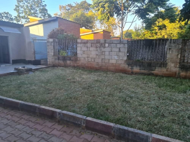 3-bedroom-flat-for-sale-in-kabulonga-big-6