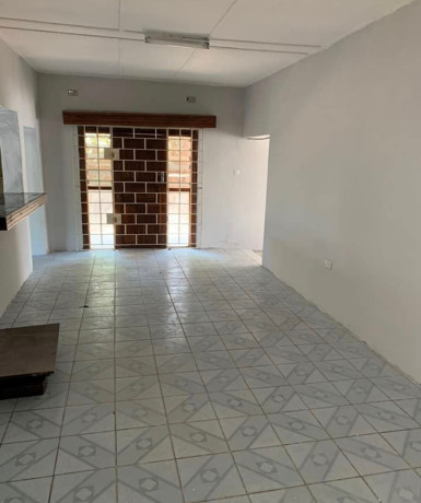 neat-and-modern-3-bedroom-house-for-rent-in-olympia-big-2