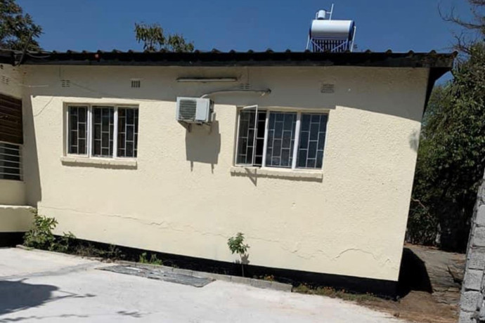 neat-and-modern-3-bedroom-house-for-rent-in-olympia-big-0