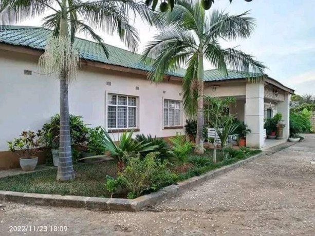 4-bedroom-flat-for-sale-in-woodlands-extension-big-7