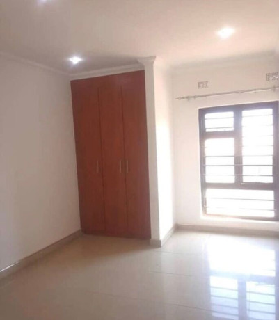 4-bedroom-flat-for-rent-in-makeni-big-9
