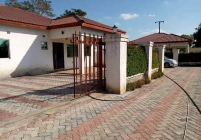 4-bedroom-flats-for-rent-in-makeni-big-0