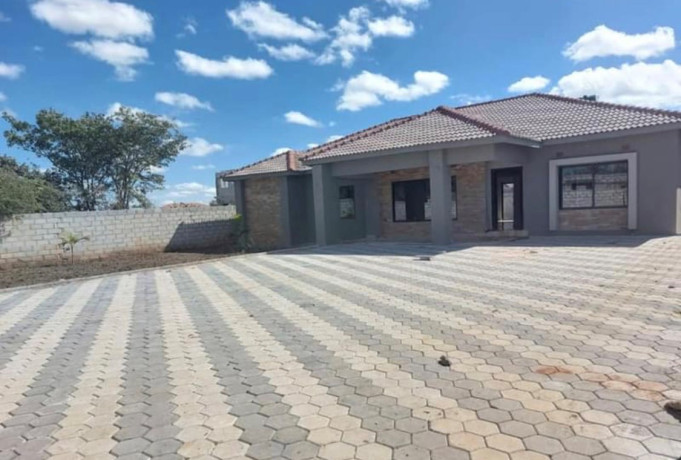 4-bedroom-house-for-sale-in-new-kasama-big-0