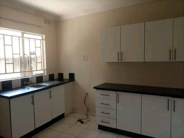 2-bedroom-flat-for-rent-in-roma-big-4