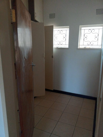 3-bedroom-house-for-rent-in-roma-big-6