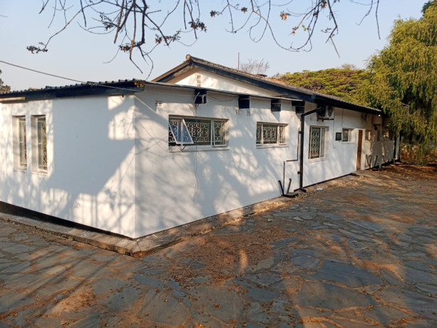 3-bedroom-house-for-rent-in-roma-big-2