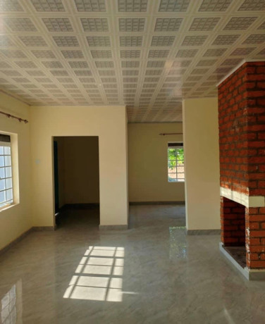 3-bedroom-house-for-rent-in-roma-big-4