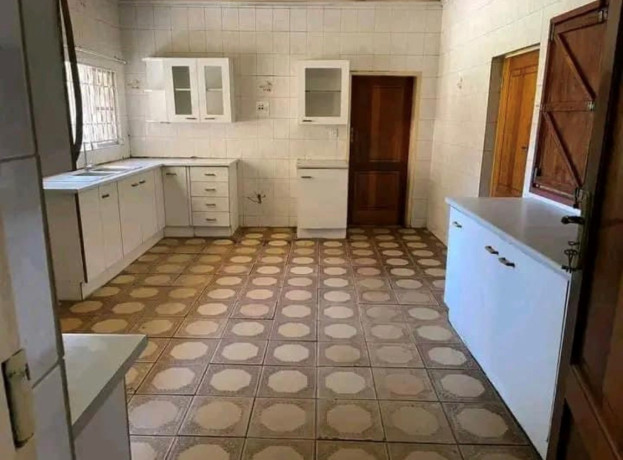 5-bedroom-house-for-rent-in-roma-big-4