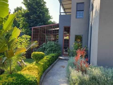 luxurious-5-bedroom-house-for-sale-in-roma-big-4