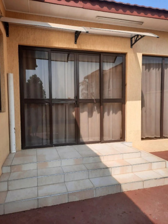 4-bedroom-executive-house-for-sale-in-roma-park-big-2