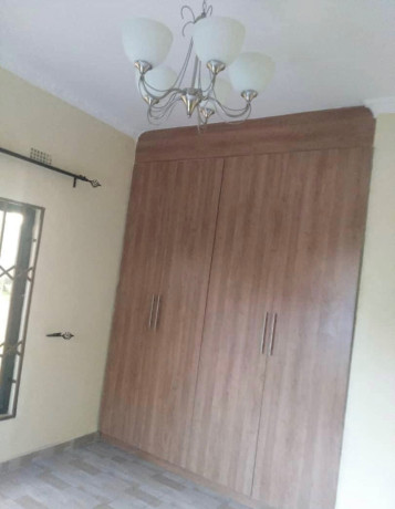 2-bedroom-flat-for-rent-in-makeni-big-3