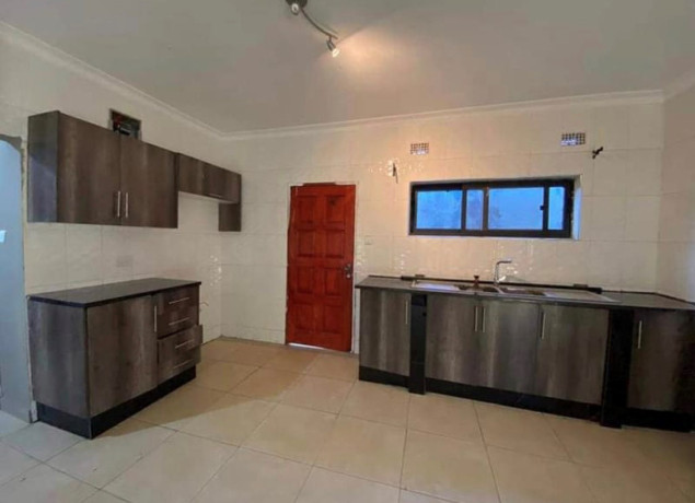 2-bedroom-flat-for-rent-in-makeni-big-1