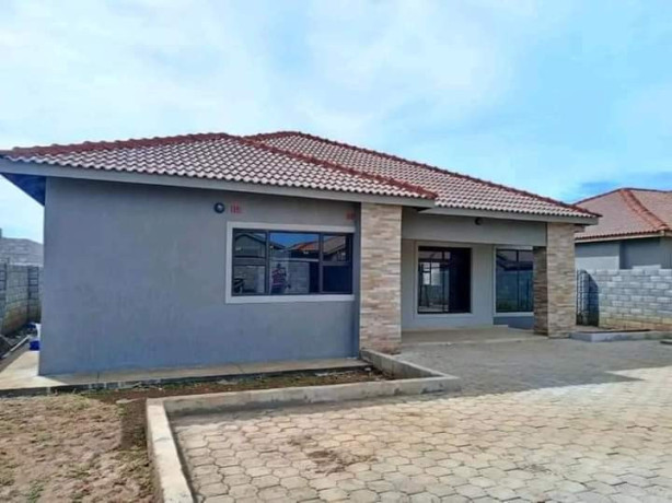 houses-for-sale-in-new-kasama-big-5