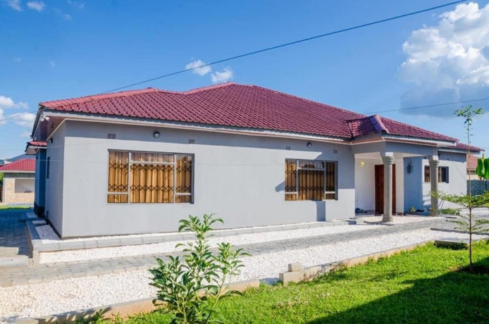 4-bedroom-house-for-rent-in-new-kasama-big-4