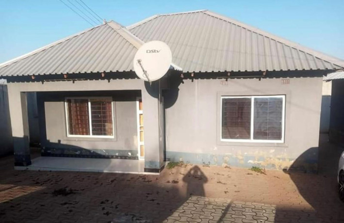 2-bedroom-flat-for-rent-in-meanwood-kwamwena-big-4