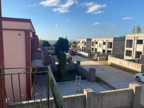 1x2-1x3-bedroom-duplex-apartments-in-foxdale-big-8