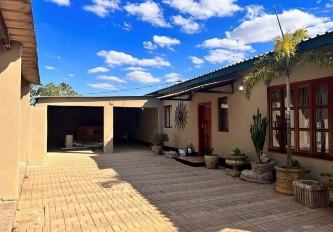 3-bedroom-house-for-rent-in-6-miles-big-0