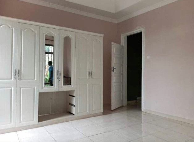 3-bedroom-house-for-rent-in-6-miles-big-6