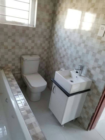 beautiful-3-bedroom-flat-for-rent-in-meanwood-ndeke-big-0