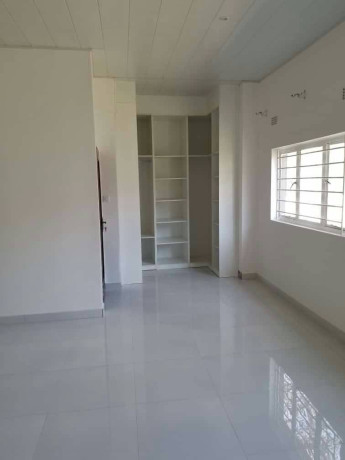 beautiful-3-bedroom-flat-for-rent-in-meanwood-ndeke-big-1