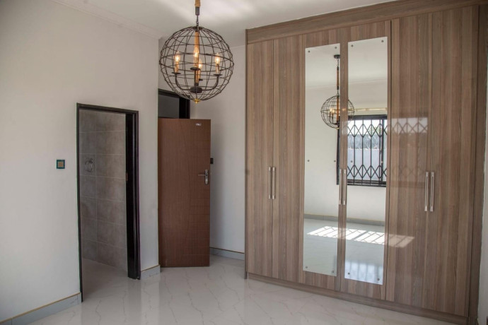 2-bedroom-flat-for-rent-in-meanwood-ndeke-big-3