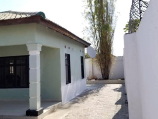 3-bedroom-house-for-rent-in-meanwood-ndeke