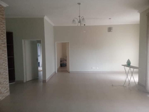 2-bedroom-flat-for-rent-in-phi-big-5