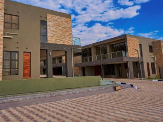 5-bedroom-apartment-for-rent-in-foxdale