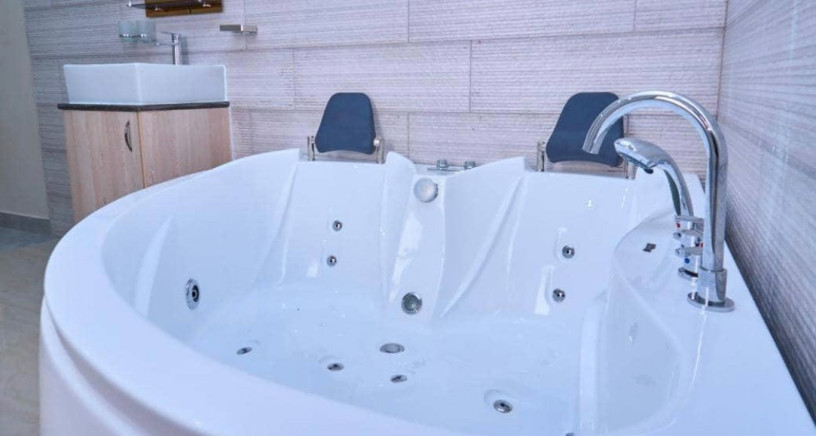 5-bedroom-apartment-for-rent-in-foxdale-big-3