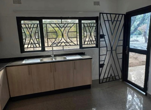 2-bedroom-flat-for-rent-in-ibex-hill-big-3