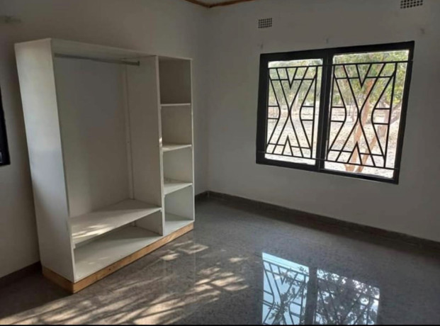2-bedroom-flat-for-rent-in-ibex-hill-big-2