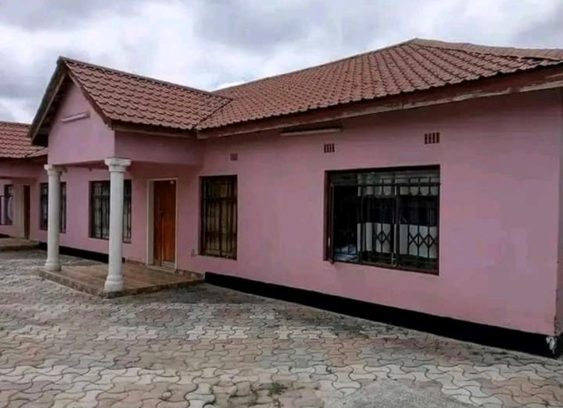 2-bedroom-flats-for-sale-in-meanwood-chamba-valley-big-1