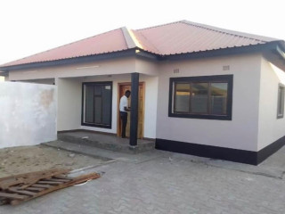 2-bedroom-flat-for-rent-in-meanwood-chamba-valley