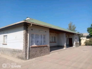 2-bedroom-flat-for-rent-in-meanwood-chamba-valley