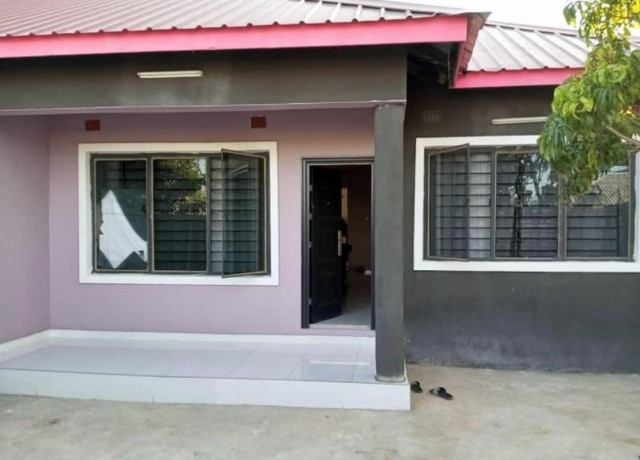 2-bedroom-flats-for-sale-in-meanwood-big-0