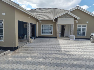 3-bedroom-house-for-sale-in-meanwood-chamba-valley