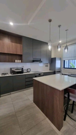 beautiful-and-modern-3-bedroom-apartments-in-longacres-big-6