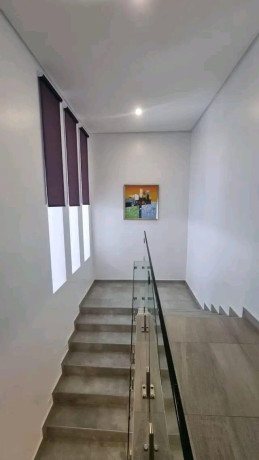 beautiful-and-modern-3-bedroom-apartments-in-longacres-big-2