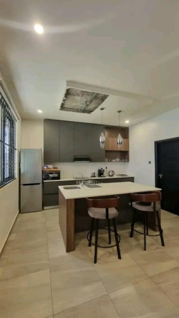 beautiful-and-modern-3-bedroom-apartments-in-longacres-big-0