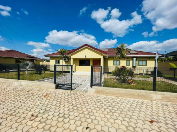 3-bedroom-house-for-rent-in-new-kasama-big-2