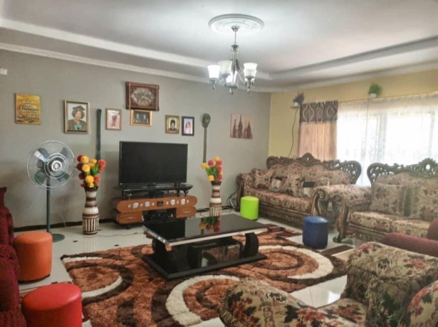 spacious-3-bedroom-house-in-woodlands-big-3