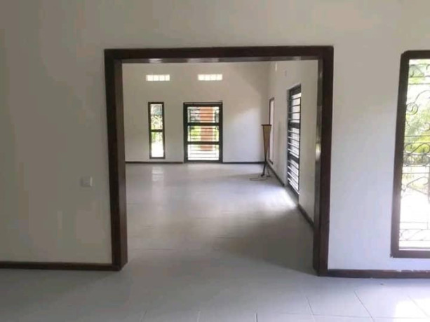 3-bedroom-house-for-sale-in-eureka-park-big-2