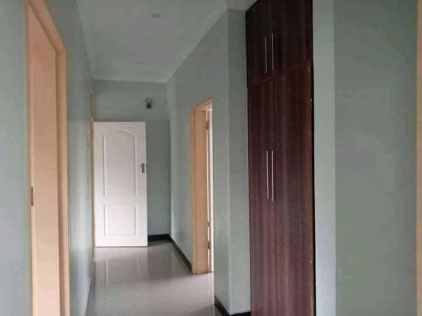3-bedroom-flat-for-rent-in-lilayi-big-5