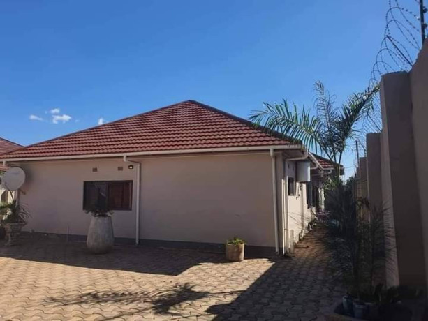 4-bedroom-flat-for-sale-in-woodlands-border-view-big-1