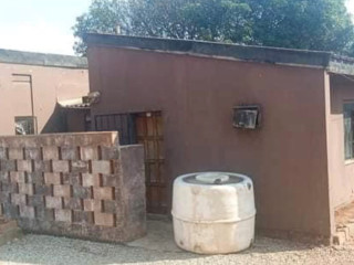 neat-and-modern-3-bedroom-house-for-sale-in-woodlands