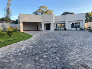 luxurious-3-bedroom-house-for-sale-in-woodlands