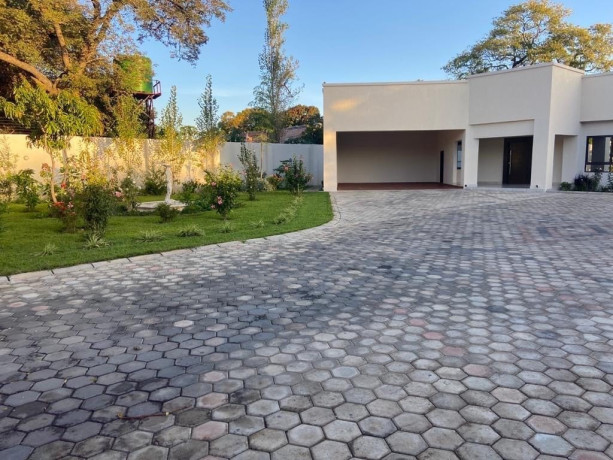 luxurious-3-bedroom-house-for-sale-in-woodlands-big-2