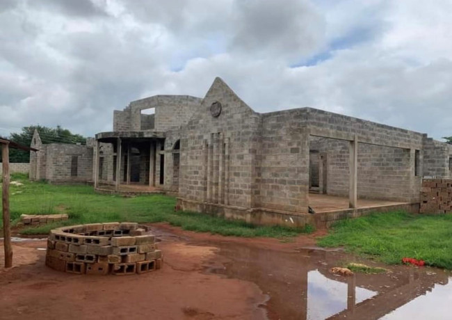 8-bedroom-house-for-sale-in-ibex-meanwood-big-0