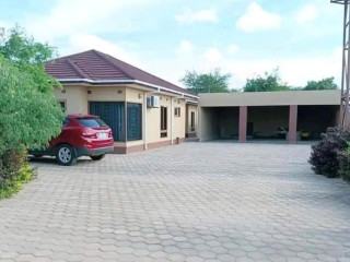 4-bedroom-house-for-sale-in-ibex-meanwood