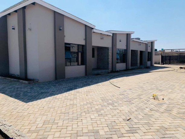 1-bedroom-flats-for-rent-in-ibex-meanwood-big-2